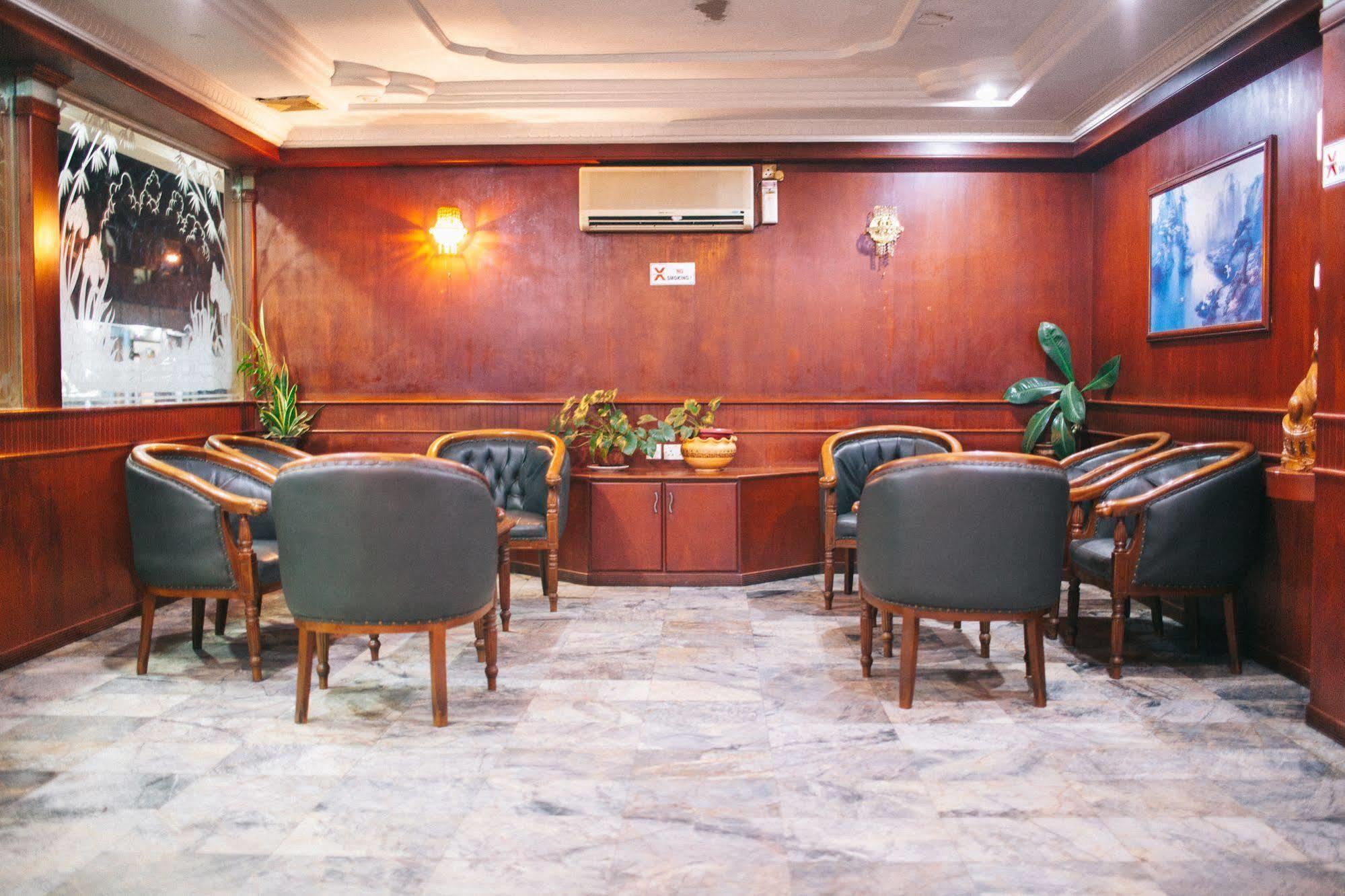 格罗日斯酒店 Batam 外观 照片