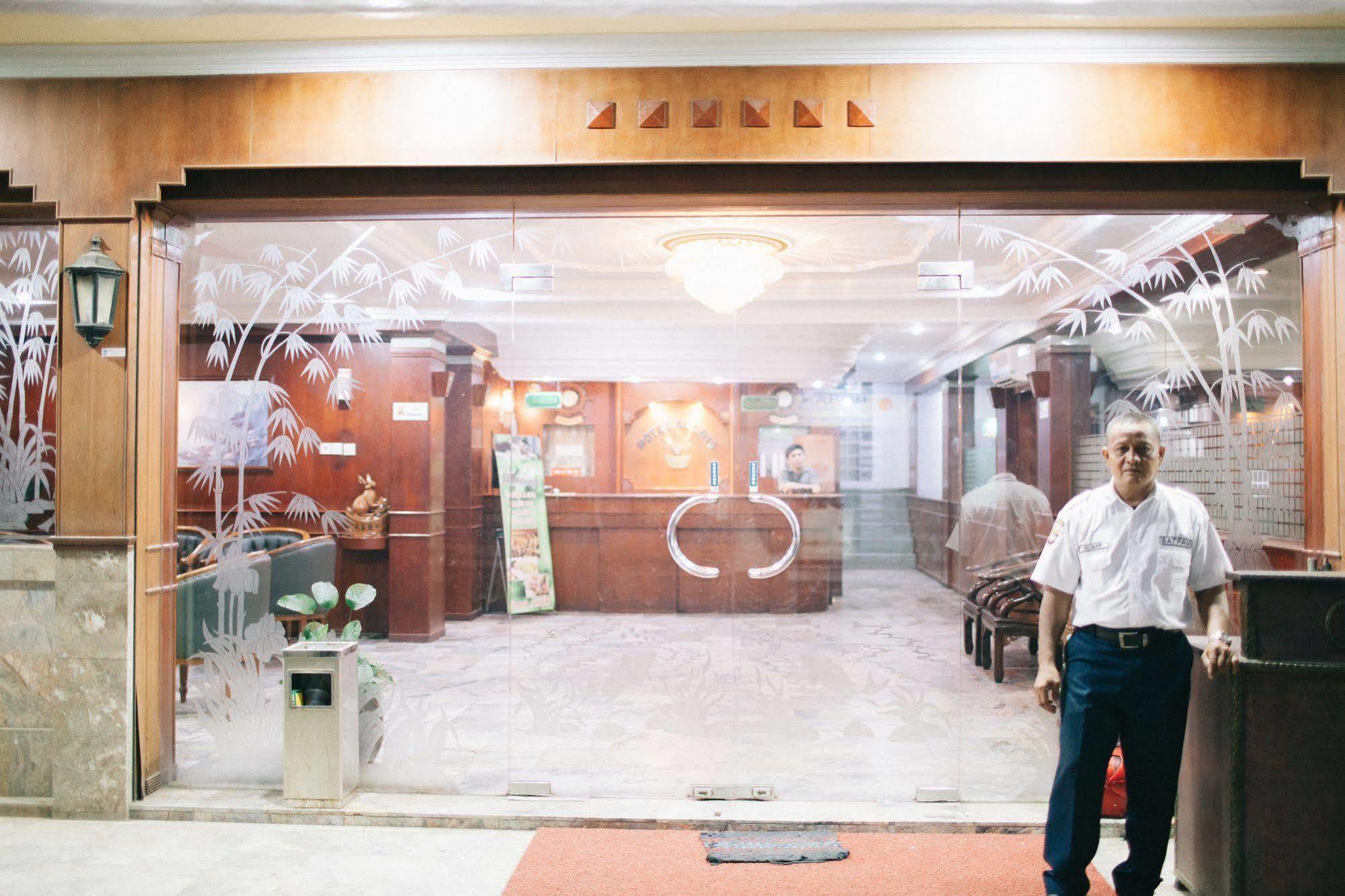 格罗日斯酒店 Batam 外观 照片